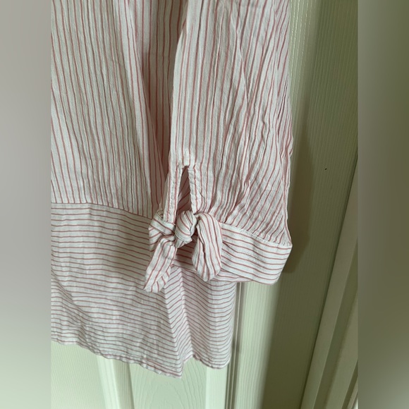 EUC Liz Claiborne lightweight tunic blouse…XL…pink and white striped. - Picture 3 of 5